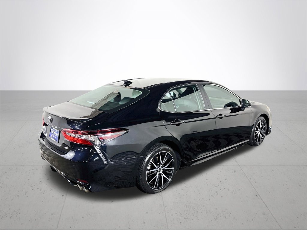 Used 2023 Toyota Camry SE FWD image 6