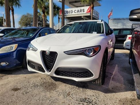 Used 2021 Alfa Romeo Stelvio Sprint w/ Nero Edizione image 3