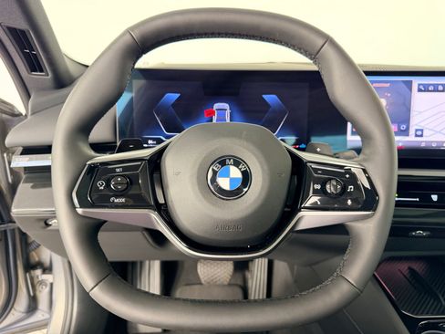 Certified 2025 BMW 530i RWD image 15
