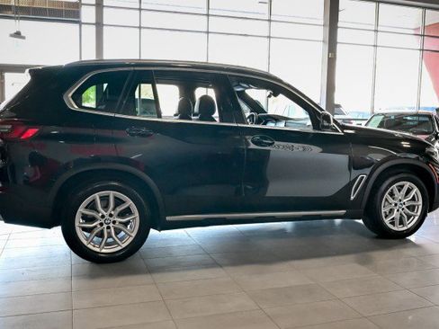 Used 2023 BMW X5 xDrive40i w/ Climate Comfort Package image 4