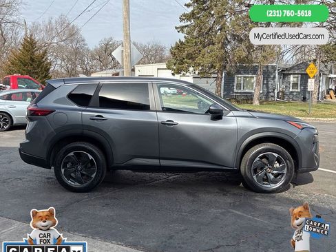Used 2025 Nissan Rogue SV AWD/4WD image 4
