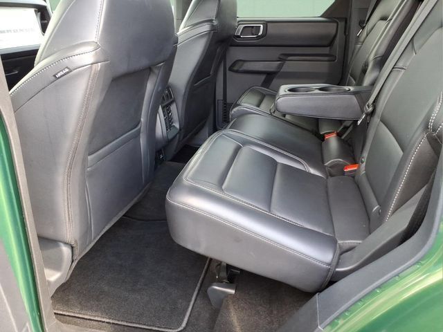 Used 2025 Ford Bronco Outer Banks AWD/4WD image 16