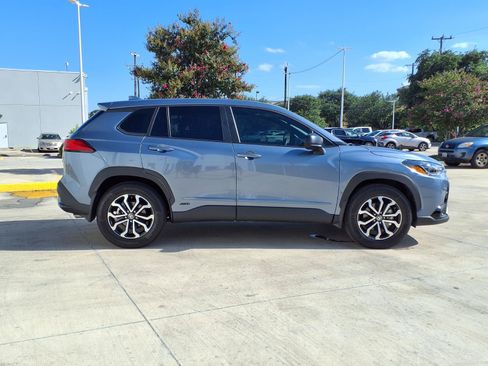 Used 2024 Toyota Corolla Cross AWD Hybrid image 4
