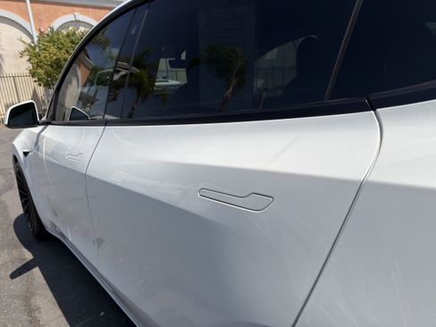 Used 2021 Tesla Model Y Long Range AWD/4WD image 33