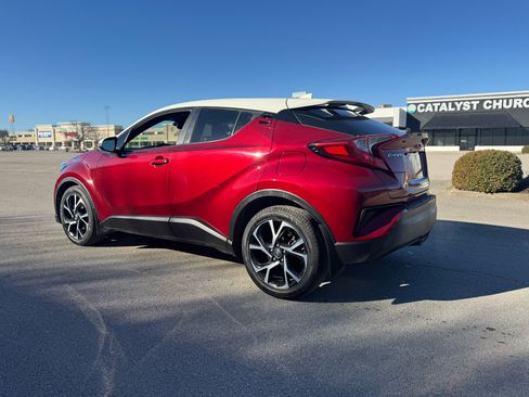 Used 2018 Toyota C-HR XLE image 6