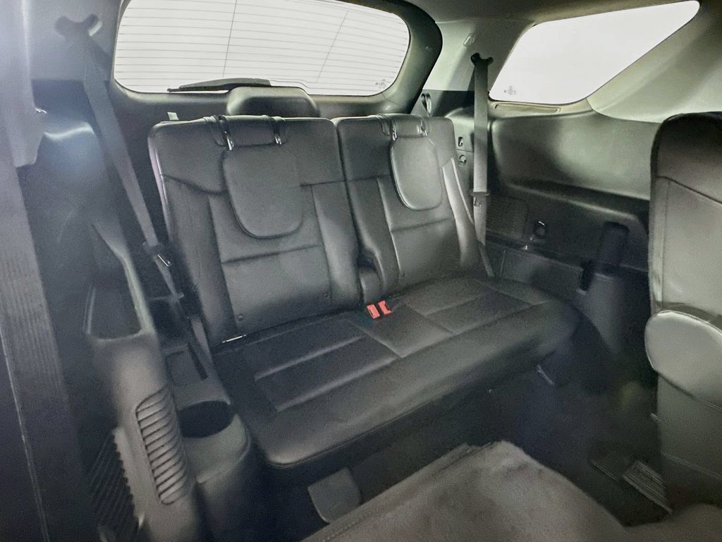 Used 2021 Ford Explorer XLT w/ Equipment Group 202A AWD/4WD image 35