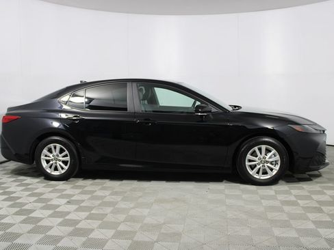 Used 2025 Toyota Camry LE w/ Convenience Package FWD image 18