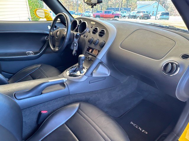 Used 2008 Pontiac Solstice GXP w/ Premium Package RWD image 23