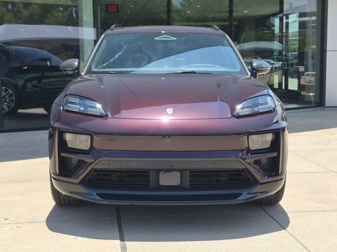 Certified 2025 Porsche Macan Turbo Electric AWD/4WD image 6