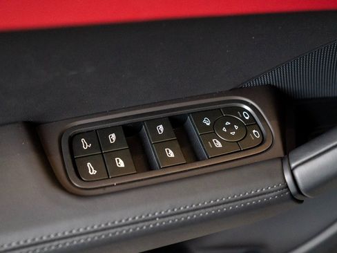 New 2025 Porsche Cayenne Coupe image 20