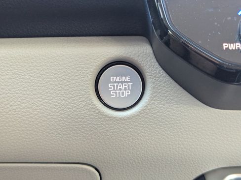 New 2026 Kia Carnival EX image 30