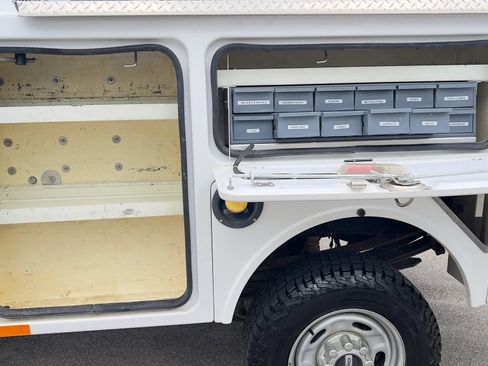 Used 2018 Ford F250 XL w/ Power Equipment Group AWD/4WD image 14