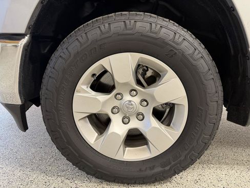 Used 2022 RAM 1500 Big Horn AWD/4WD image 9