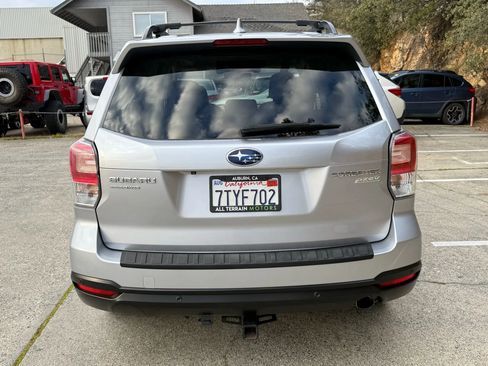 Used 2017 Subaru Forester 2.5i Limited image 6