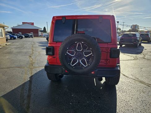 Used 2020 Jeep Wrangler Unlimited Sahara w/ Uconnect 4C Nav & Sound Group image 33