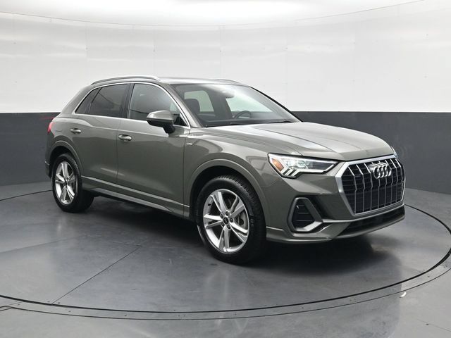 Used 2022 Audi Q3 2.0T Premium Plus AWD/4WD image 2