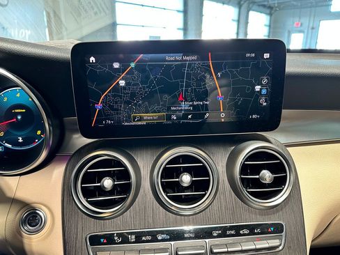 Used 2020 Mercedes-Benz GLC 300 4MATIC image 9