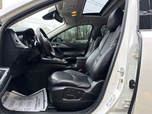 Used 2018 MAZDA CX-9 Touring w/ Touring Premium Package image 18