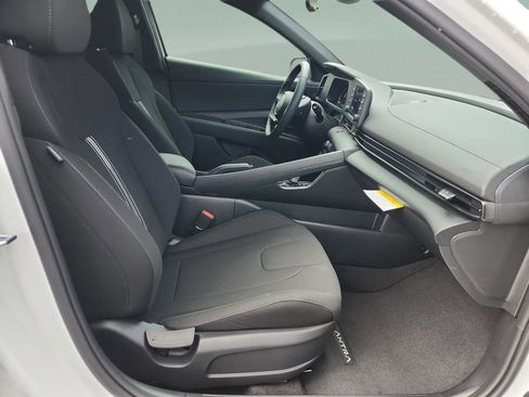 New 2026 Hyundai Elantra Sport FWD image 18