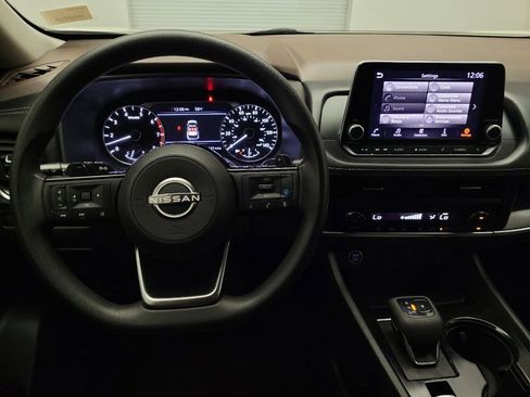 Used 2023 Nissan Rogue SV FWD image 22