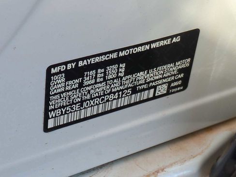 Used 2024 BMW i7 xDrive60 image 37