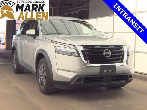 Used 2025 Nissan Pathfinder SV FWD image 1
