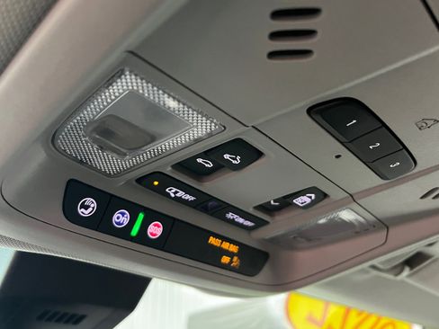 Certified 2022 GMC Terrain SLT w/ Infotainment Package II image 15