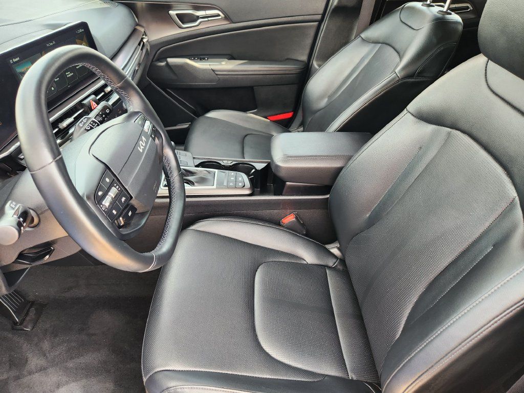 Certified 2026 Kia Sportage EX w/ EX Panorama Roof Package FWD image 18
