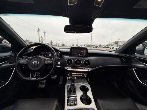 Used 2020 Kia Stinger GT1 RWD image 19