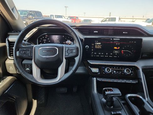 Used 2024 GMC Sierra 1500 Denali w/ Technology Package AWD/4WD image 10