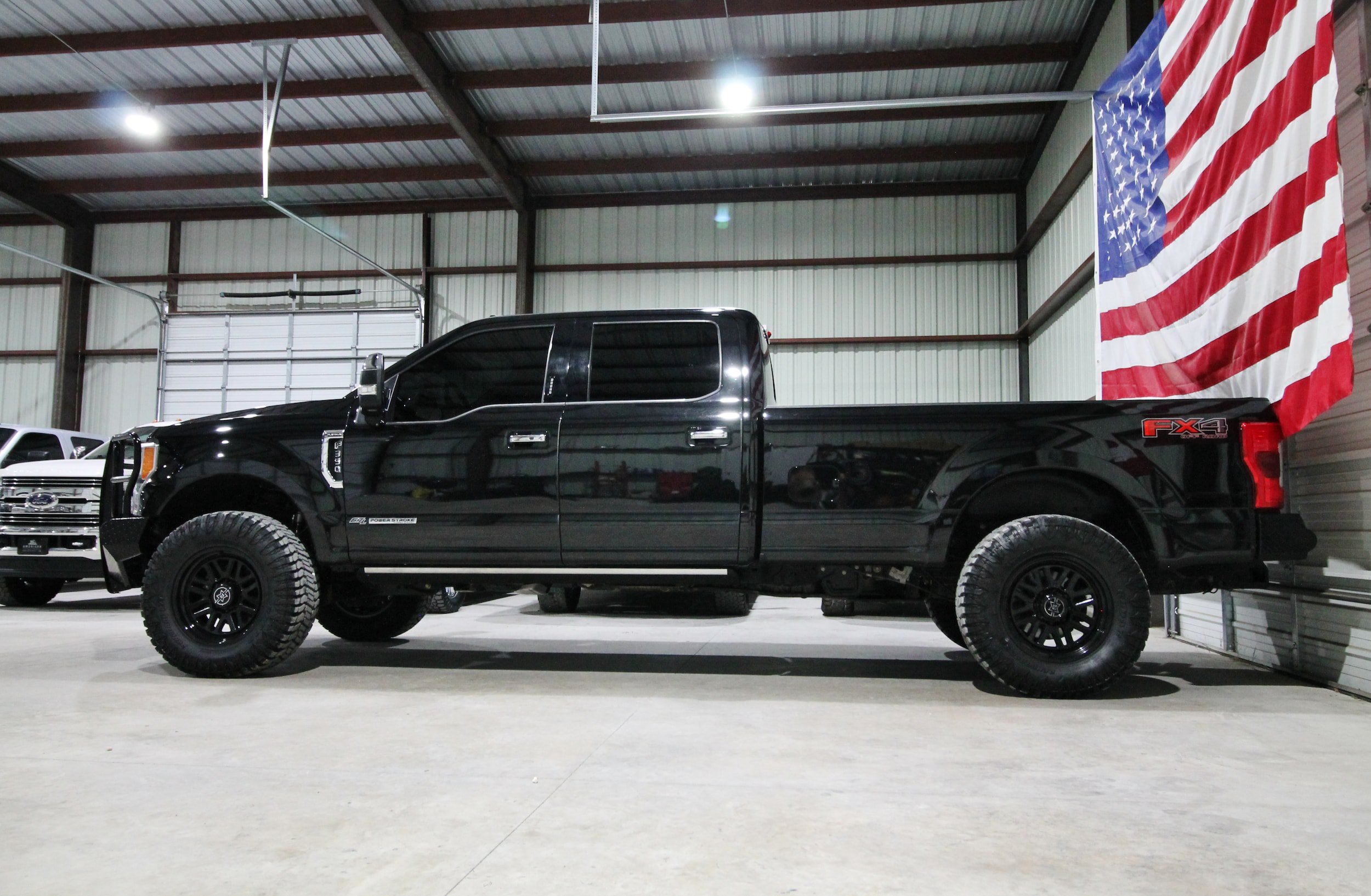 Used 2019 Ford F350 Platinum w/ Platinum Ultimate Package AWD/4WD image 6