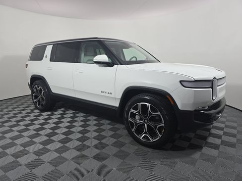 Used 2024 Rivian R1S Adventure Dual AWD/4WD image 7