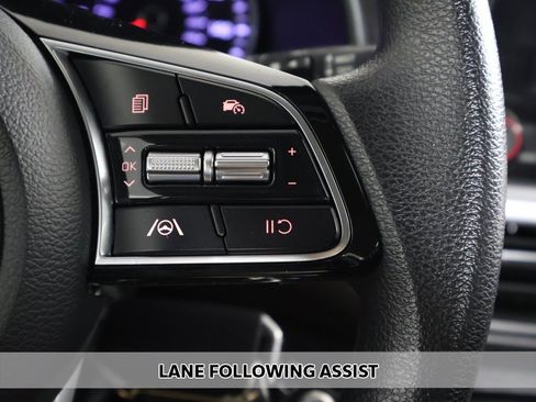 Used 2023 Kia Forte LXS image 3