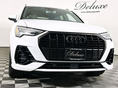 Used 2024 Audi Q3 2.0T Premium Plus w/ Premium Plus Package image 32
