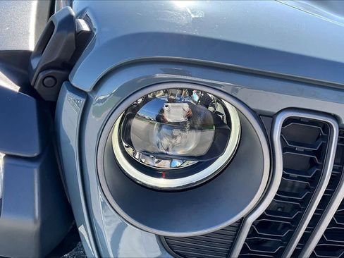 Used 2025 Jeep Wrangler Unlimited Rubicon w/ Convenience Group image 28