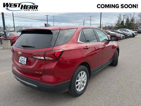 Used 2024 Chevrolet Equinox LT image 2
