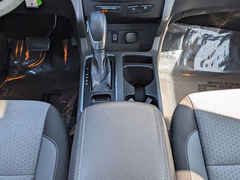 Used 2018 Ford Escape SE image 19