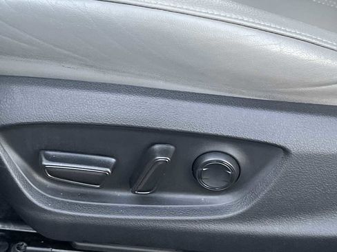 Used 2022 Toyota Avalon XLE image 20