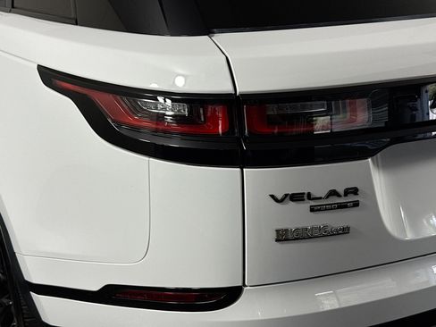 Used 2020 Land Rover Range Rover Velar R-Dynamic S AWD/4WD image 31