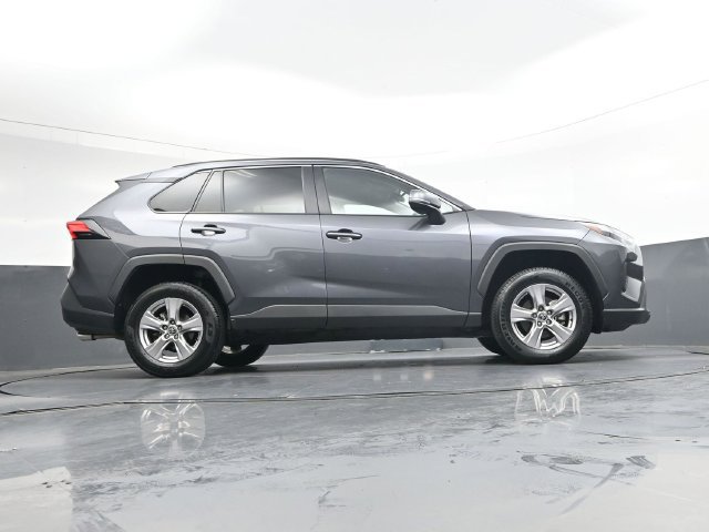 Used 2025 Toyota RAV4 XLE FWD image 31
