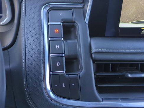 Certified 2023 Chevrolet Suburban Premier image 21