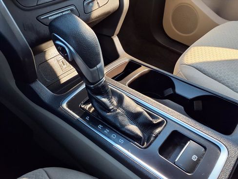 Used 2019 Ford Escape SE image 12