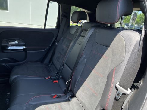 Certified 2023 Mercedes-Benz GLB 250 image 33