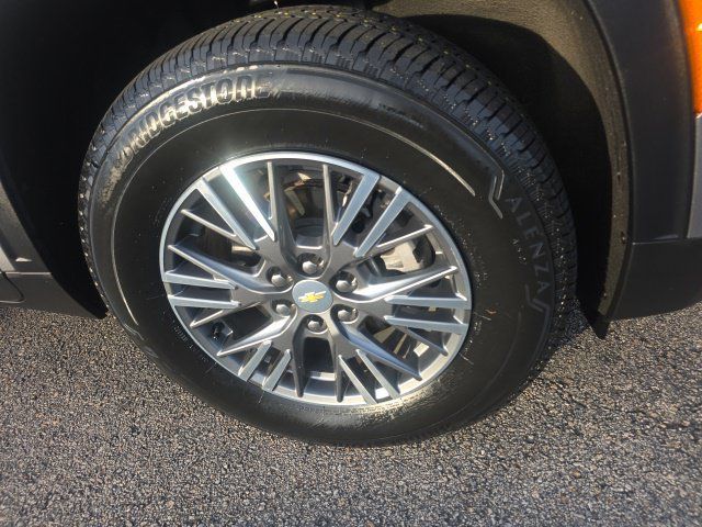 Used 2026 Chevrolet Traverse LT AWD/4WD image 9