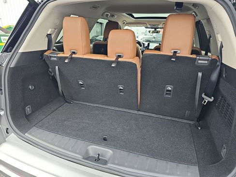 Used 2025 Nissan Pathfinder Platinum image 26