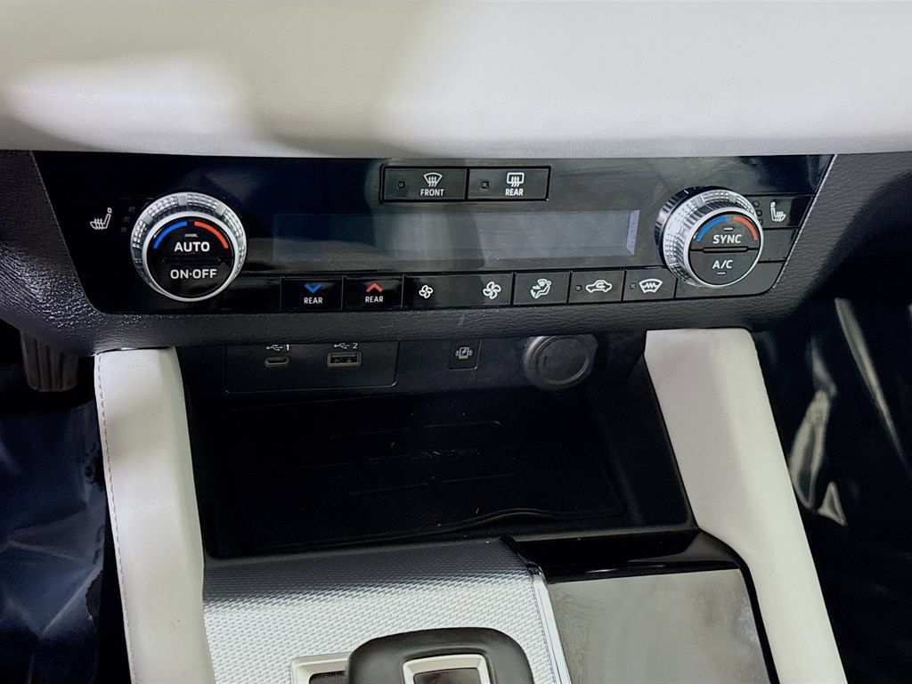 Used 2023 Mitsubishi Outlander SEL AWD/4WD image 8