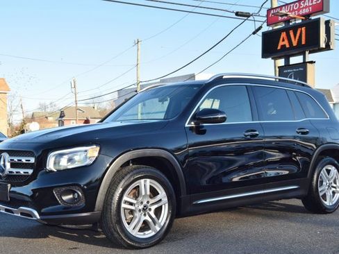 Used 2022 Mercedes-Benz GLB 250 4MATIC w/ Premium Package Lite image 7