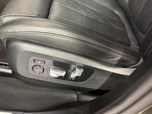 Used 2025 BMW X5 M60i AWD/4WD image 26