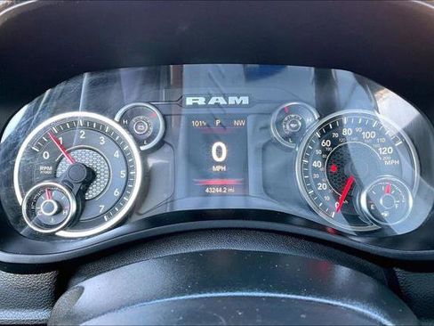 Certified 2024 RAM 2500 Big Horn AWD/4WD image 8
