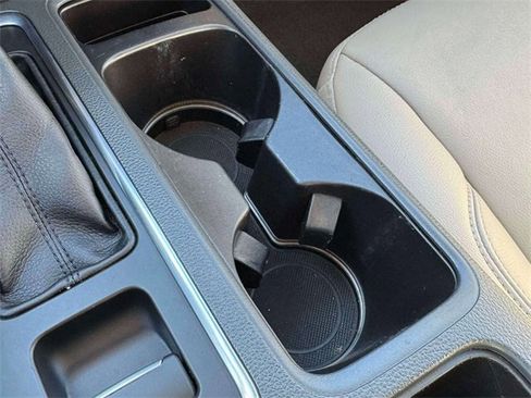 Used 2017 Ford Escape Titanium image 36